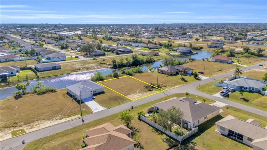 618 NE 12th  ST, Cape Coral, FL 33909