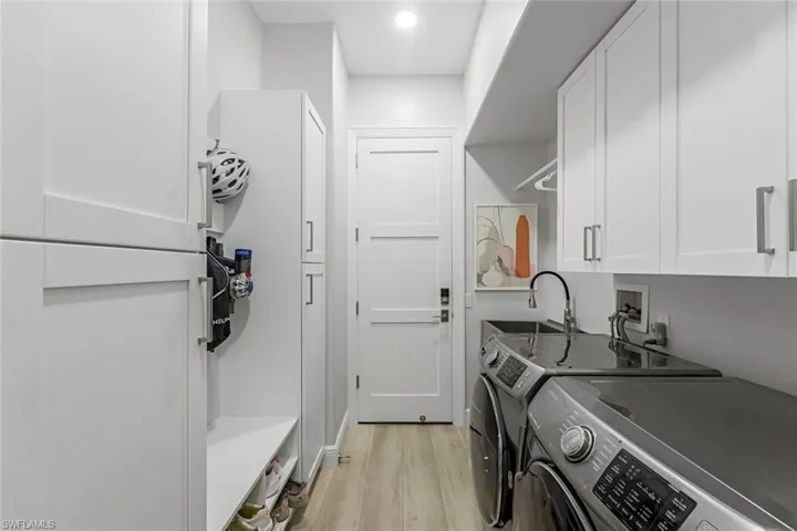 Laundry/ Mudroom