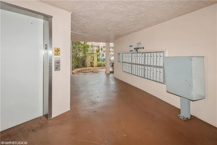 190 Turtle Lake Ct 311, Naples, Florida 34105