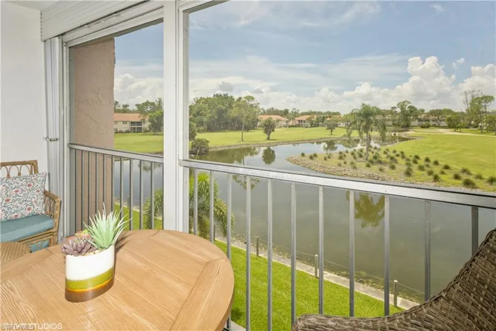 190 Turtle Lake Ct 311, Naples, Florida 34105