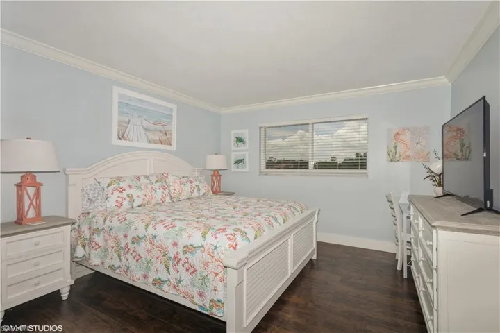 190 Turtle Lake Ct 311, Naples, Florida 34105