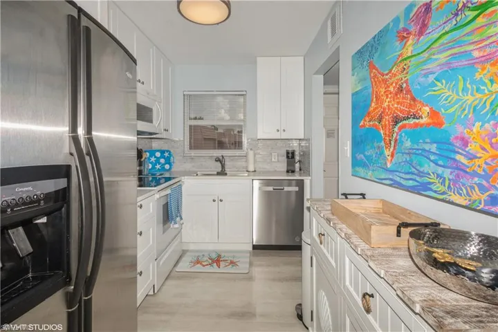 190 Turtle Lake Ct 311, Naples, Florida 34105
