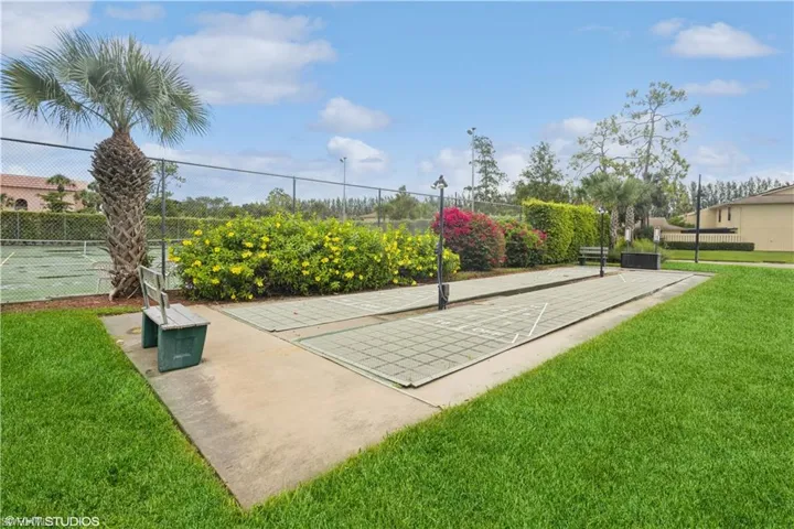 190 Turtle Lake Ct 311, Naples, Florida 34105