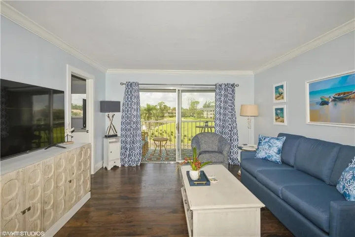 190 Turtle Lake Ct 311, Naples, Florida 34105
