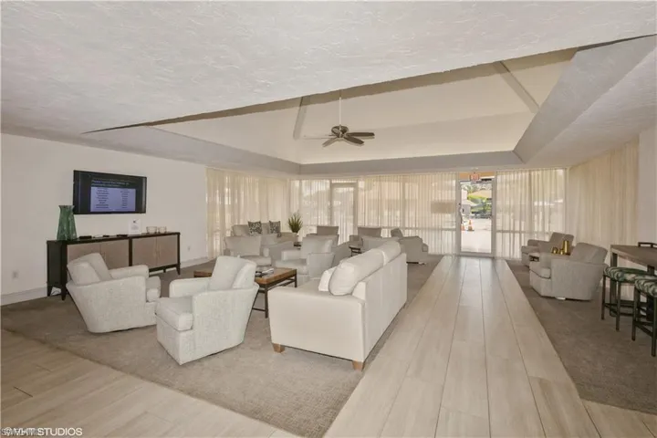 190 Turtle Lake Ct 311, Naples, Florida 34105