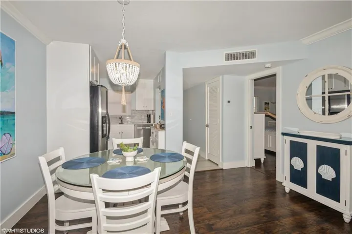 190 Turtle Lake Ct 311, Naples, Florida 34105