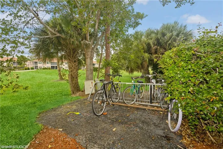 190 Turtle Lake Ct 311, Naples, Florida 34105