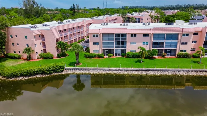 190 Turtle Lake Ct 311, Naples, Florida 34105