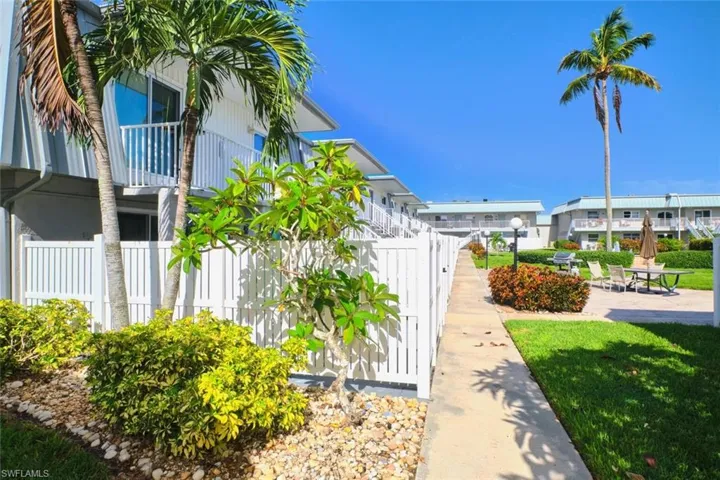 6777 Winkler Rd 142, Fort Myers, Florida 33919