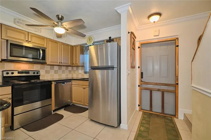 6777 Winkler Rd 142, Fort Myers, Florida 33919