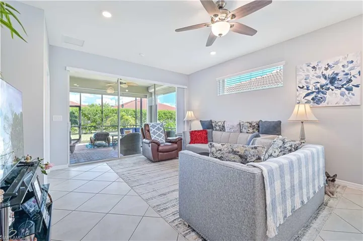 4153  Bloomfield  ST, Fort Myers, FL 33916