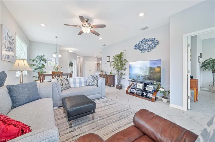 4153  Bloomfield  ST, Fort Myers, FL 33916