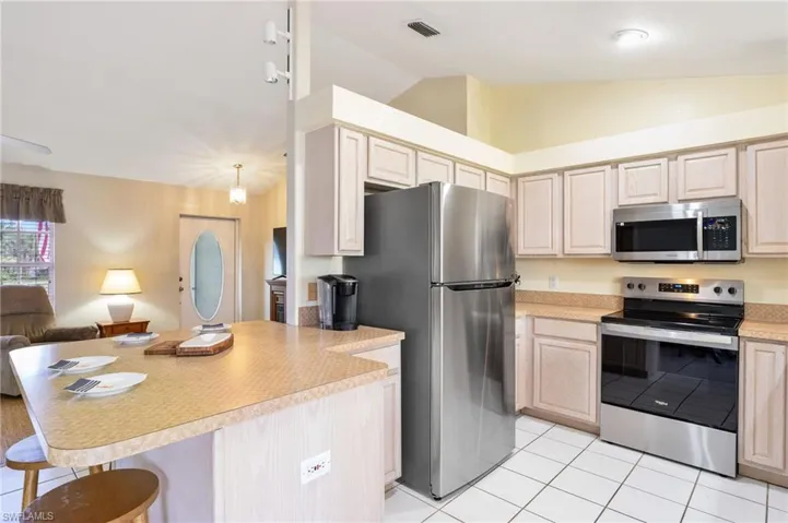 219 Ne 7th Pl, Cape Coral, Florida 33909