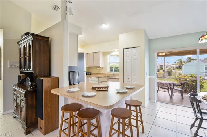 219 Ne 7th Pl, Cape Coral, Florida 33909