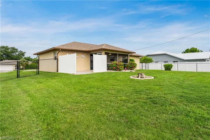 219 Ne 7th Pl, Cape Coral, Florida 33909