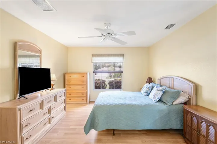 219 Ne 7th Pl, Cape Coral, Florida 33909
