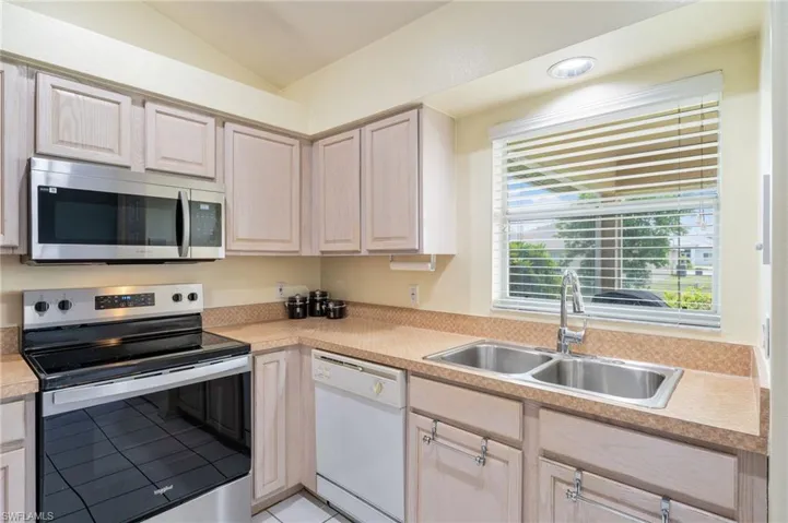 219 Ne 7th Pl, Cape Coral, Florida 33909