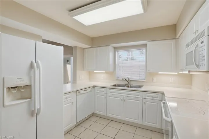 4263 Covey Cir 16b, Naples, Florida 34109