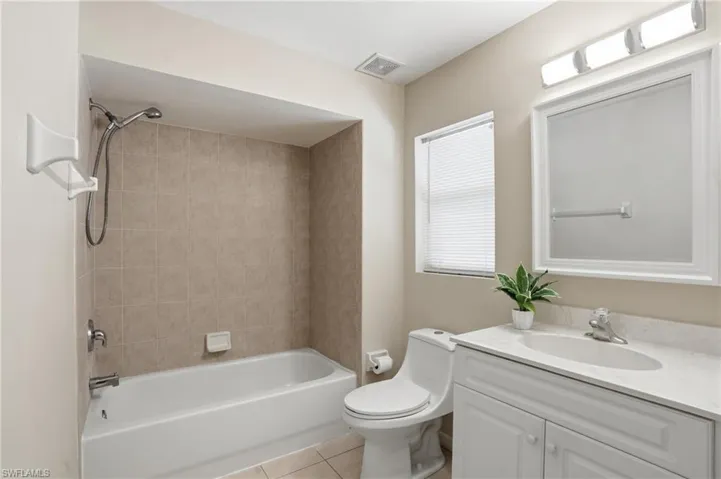 4263 Covey Cir 16b, Naples, Florida 34109