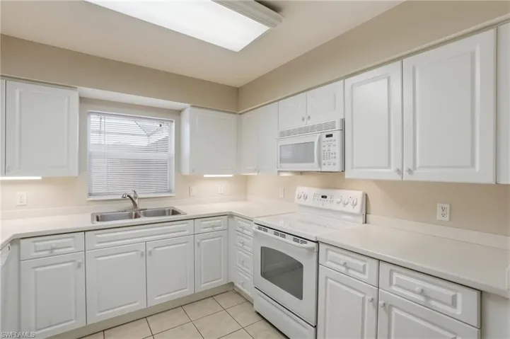 4263 Covey Cir 16b, Naples, Florida 34109