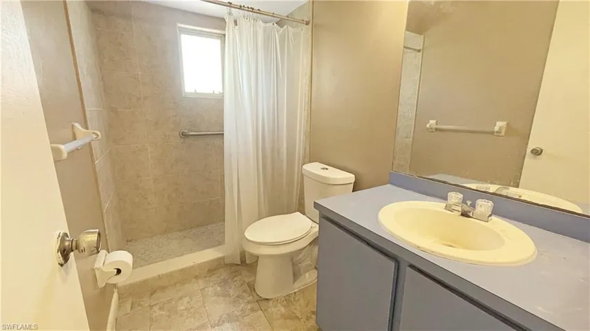 1421  Pine  AVE, Lehigh Acres, FL 33972