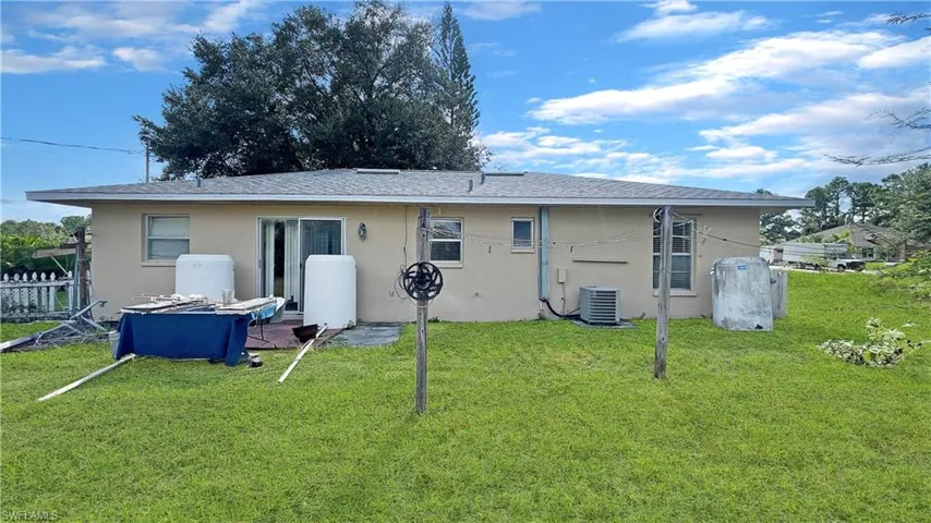 1421  Pine  AVE, Lehigh Acres, FL 33972