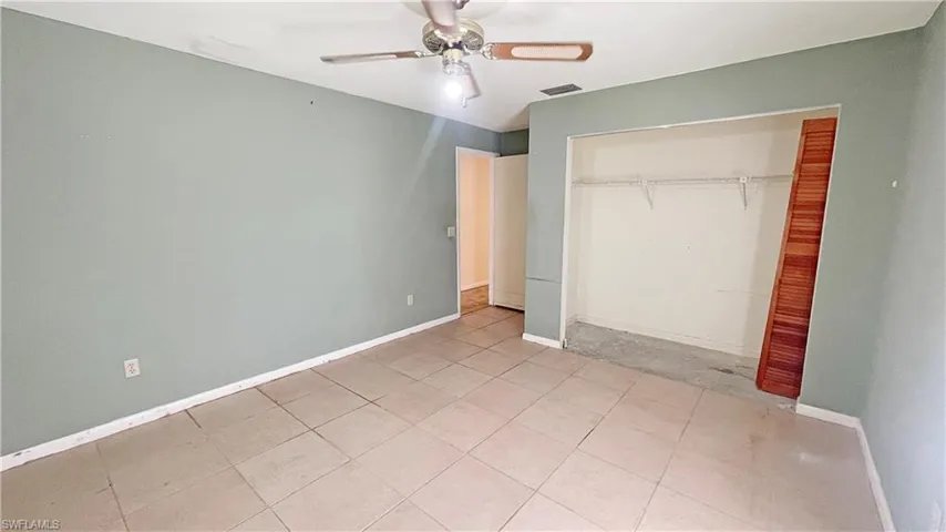 1421  Pine  AVE, Lehigh Acres, FL 33972