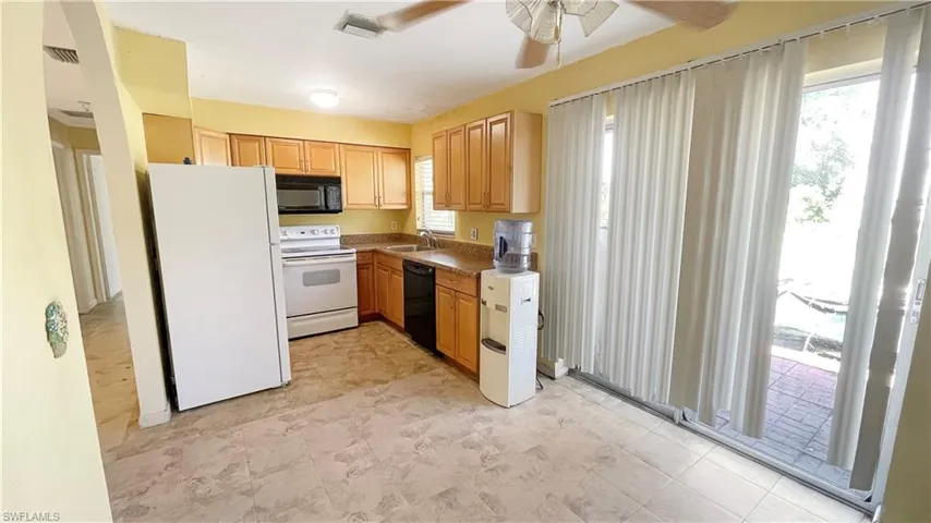 1421  Pine  AVE, Lehigh Acres, FL 33972