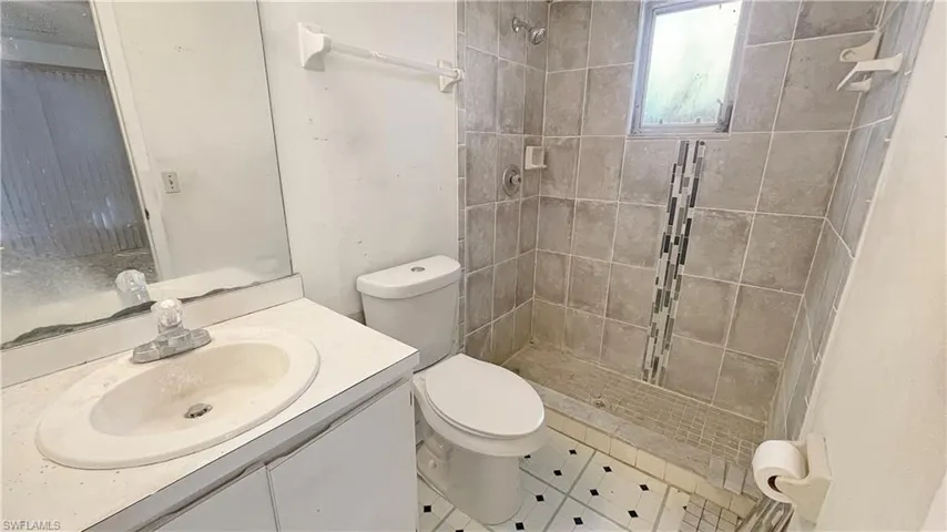 1421  Pine  AVE, Lehigh Acres, FL 33972
