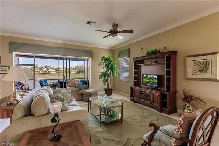 8286  Shorecrest  DR, Fort Myers, FL 33912