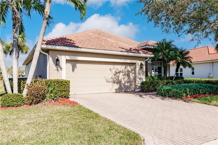 8286  Shorecrest  DR, Fort Myers, FL 33912