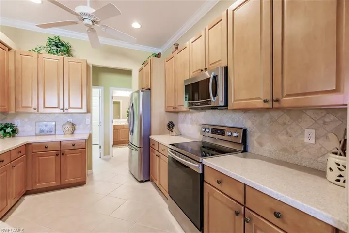 8286  Shorecrest  DR, Fort Myers, FL 33912