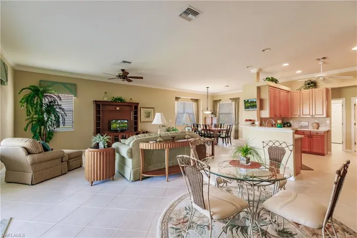 8286  Shorecrest  DR, Fort Myers, FL 33912
