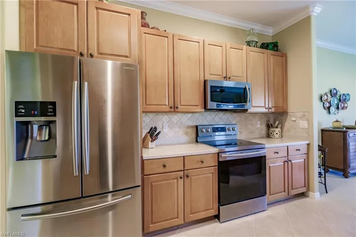 8286  Shorecrest  DR, Fort Myers, FL 33912