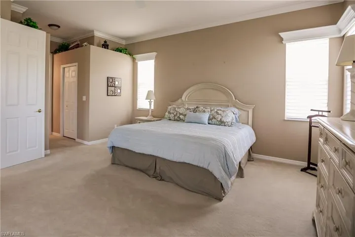 8286  Shorecrest  DR, Fort Myers, FL 33912