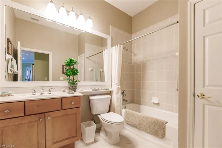 8286  Shorecrest  DR, Fort Myers, FL 33912