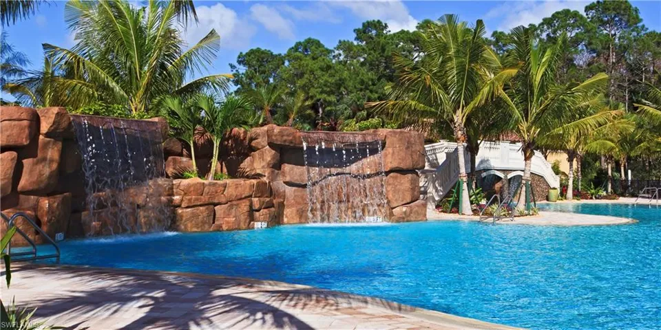9484  Napoli  LN, Naples, FL 34113