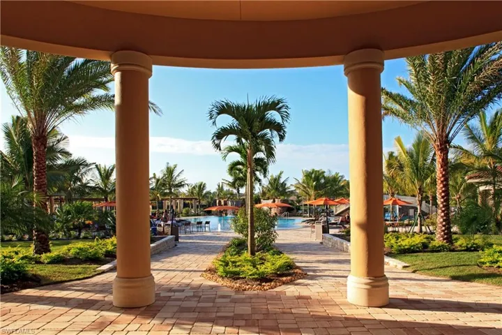 9484  Napoli  LN, Naples, FL 34113