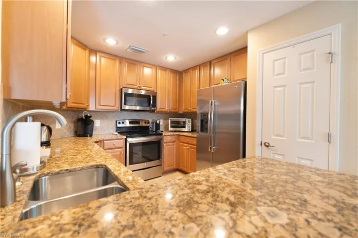 9484  Napoli  LN, Naples, FL 34113