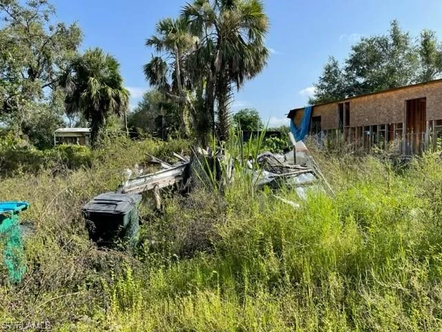 235-237  Santa Cruz  ST, North Fort Myers, FL 33903