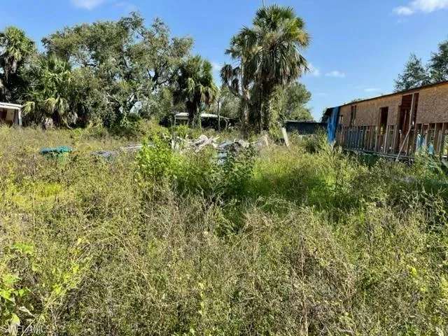 235-237  Santa Cruz  ST, North Fort Myers, FL 33903