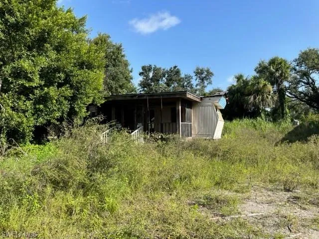 235-237  Santa Cruz  ST, North Fort Myers, FL 33903