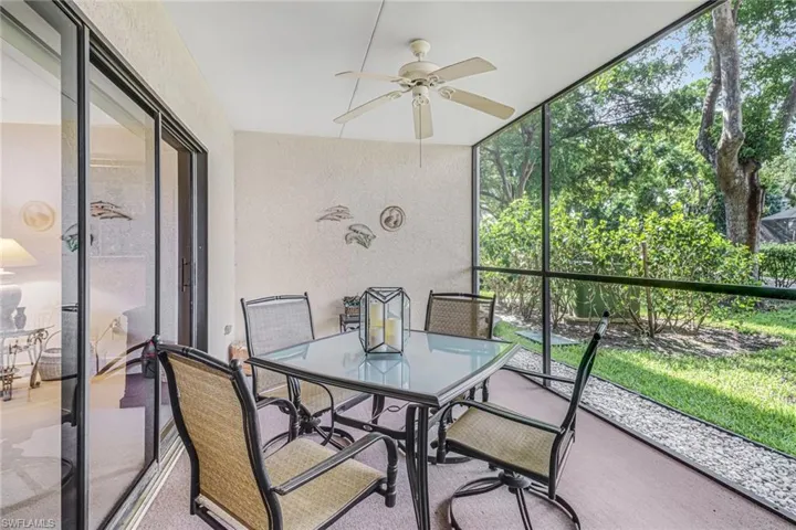 Sunroom / solarium with ceiling fan