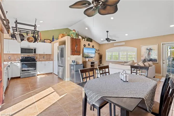 2830  8th NE AVE, Naples, FL 34120