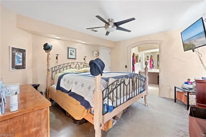 2830  8th NE AVE, Naples, FL 34120
