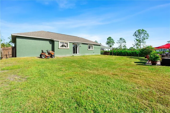 2830  8th NE AVE, Naples, FL 34120