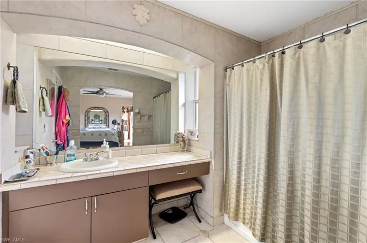 2830  8th NE AVE, Naples, FL 34120