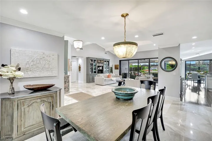FORMAL DINING AREA