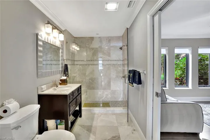 3RD BATH / POWDER ROOM