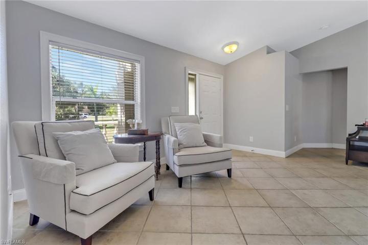4540  10th NE ST, Naples, FL 34120